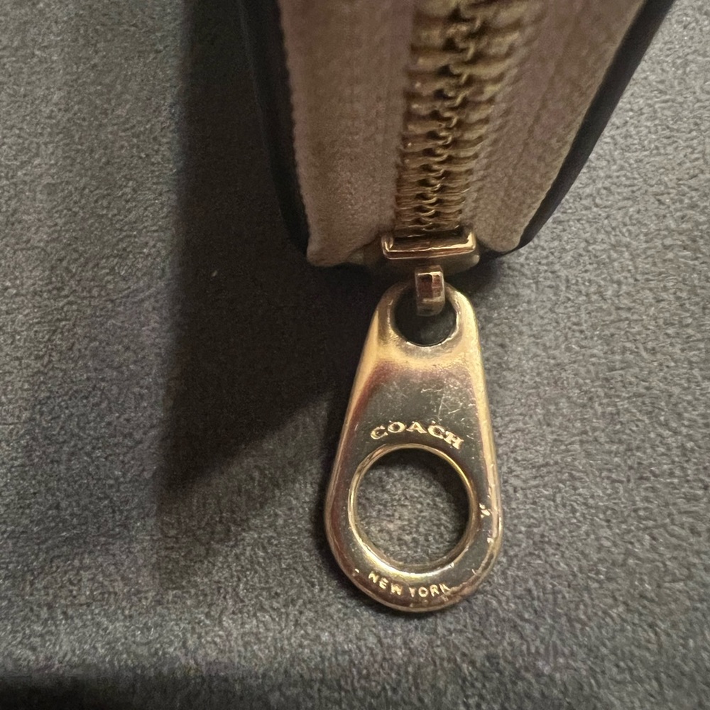 Coach Wallet - Picture 7 of 10